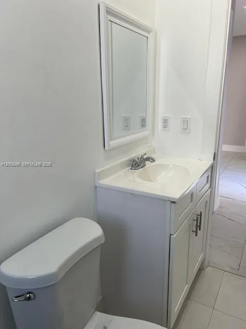 922 NW 2nd St #4 Miami, FL 33128