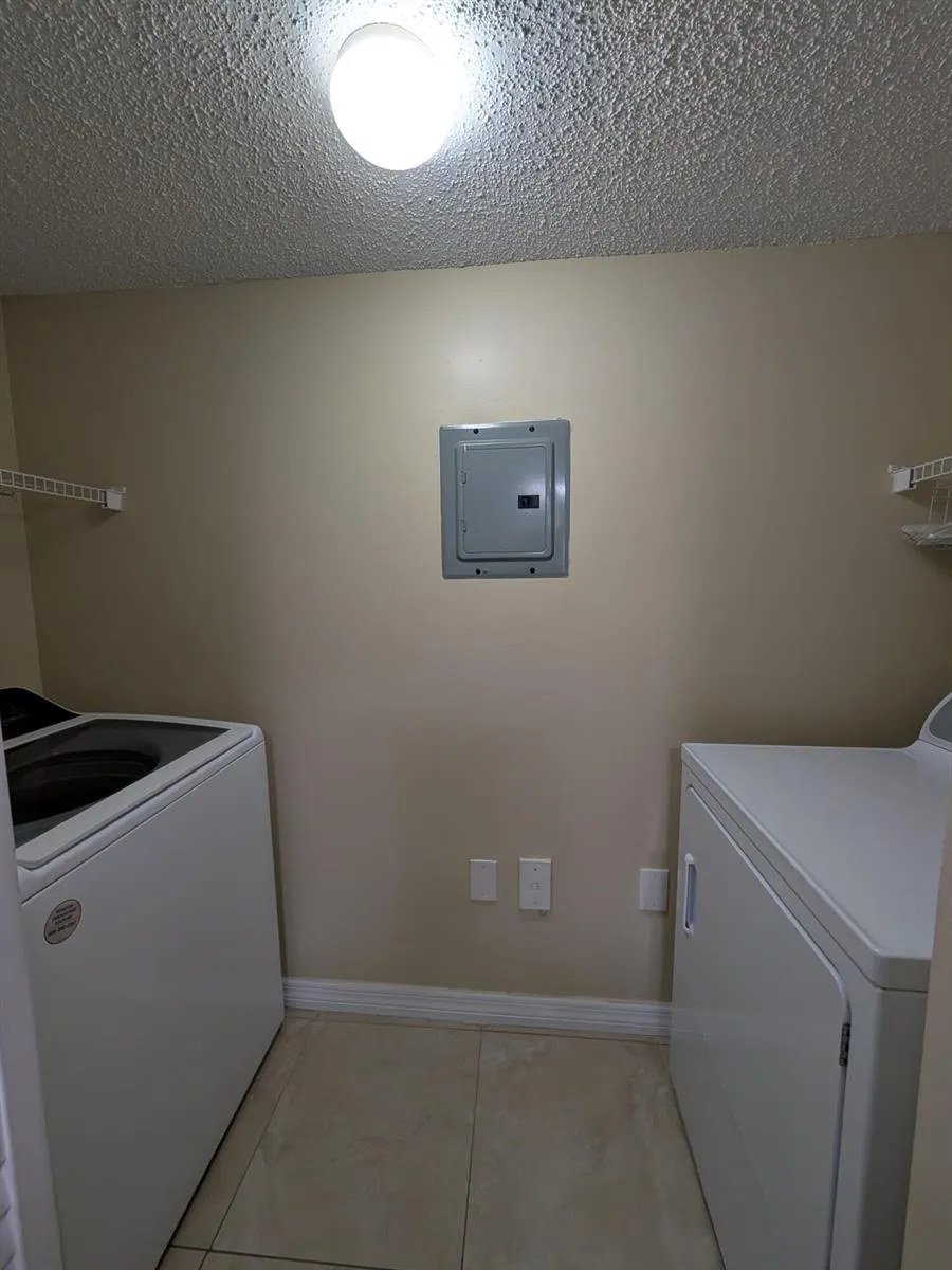 5011 Wiles Road #208 Coconut Creek, FL 33073