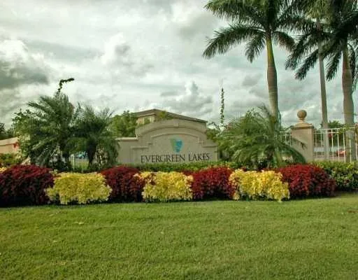 5011 Wiles Road #208 Coconut Creek, FL 33073