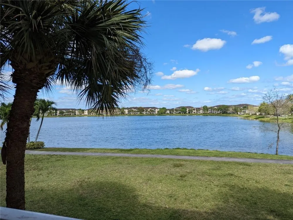 5011 Wiles Road #208 Coconut Creek, FL 33073