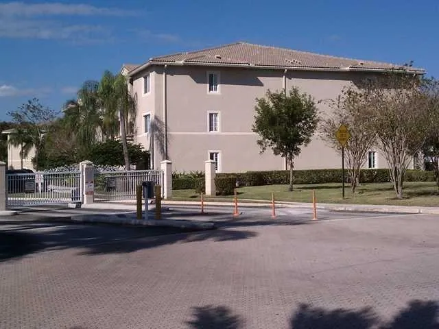 5011 Wiles Road #208 Coconut Creek, FL 33073