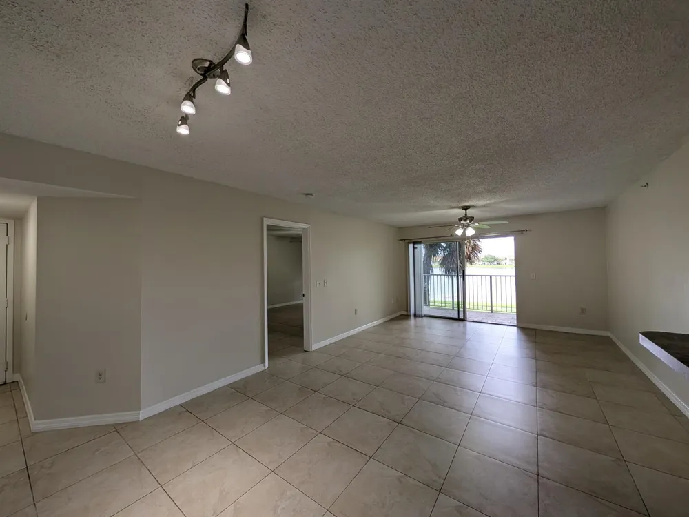 5011 Wiles Road #208 Coconut Creek, FL 33073