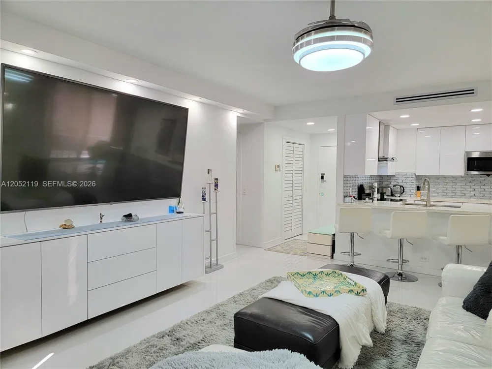 3505 S Ocean Dr #901 Hollywood, FL 33019