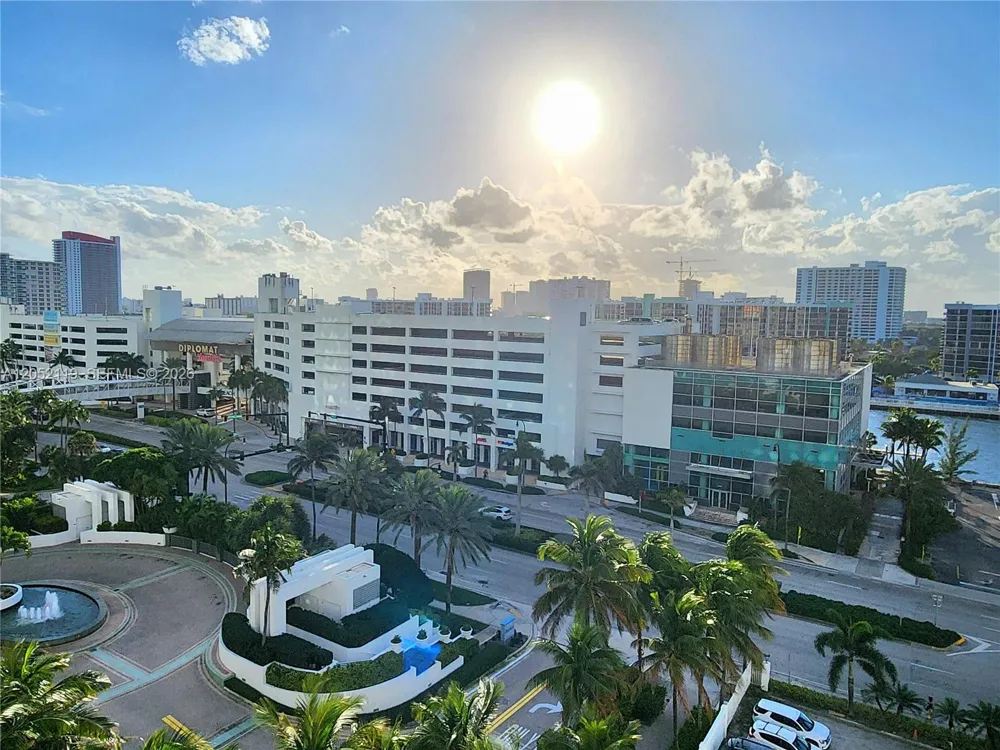 3505 S Ocean Dr #901 Hollywood, FL 33019