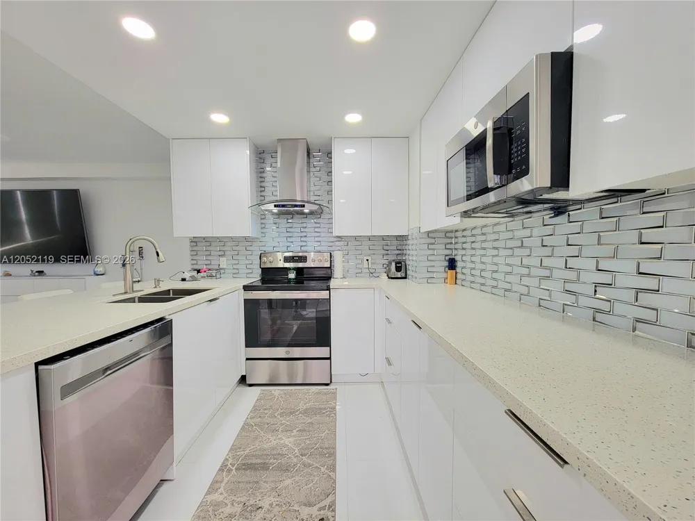 3505 S Ocean Dr #901 Hollywood, FL 33019