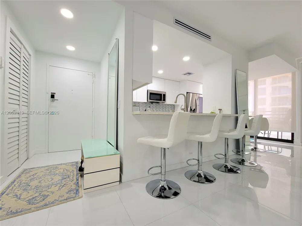 3505 S Ocean Dr #901 Hollywood, FL 33019