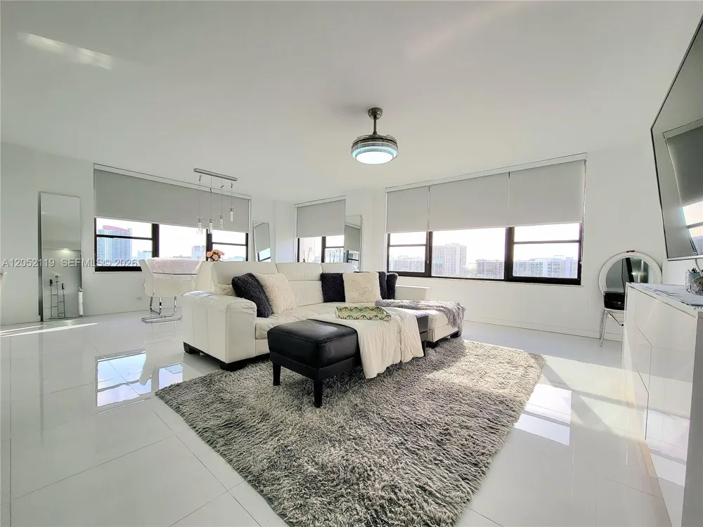 3505 S Ocean Dr #901 Hollywood, FL 33019