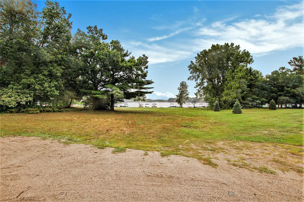 8385 Alberta Street Canadian Lakes, MI 49346