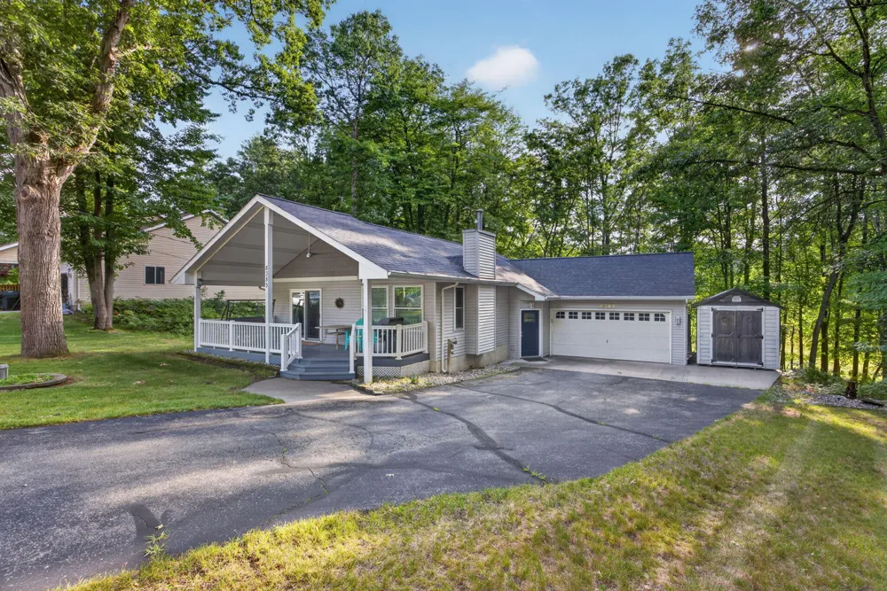 8385 Alberta Street Canadian Lakes, MI 49346