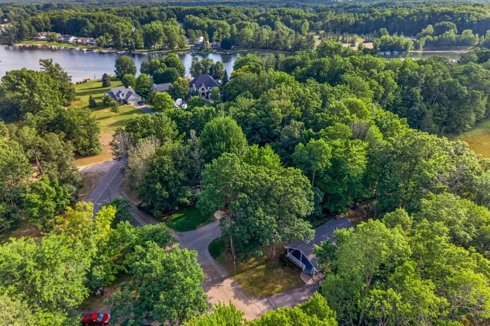 8385 Alberta Street Canadian Lakes, MI 49346