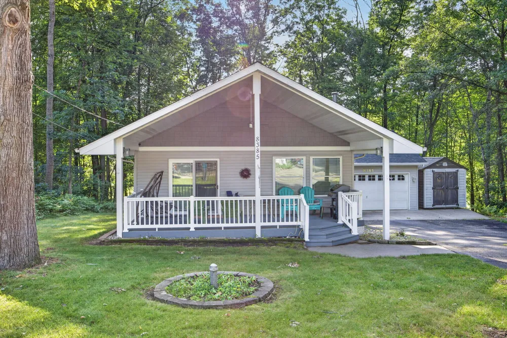 8385 Alberta Street Canadian Lakes, MI 49346
