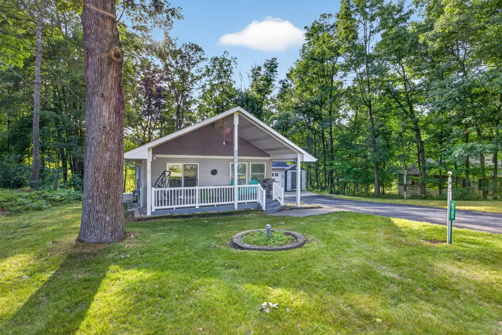 8385 Alberta Street Canadian Lakes, MI 49346