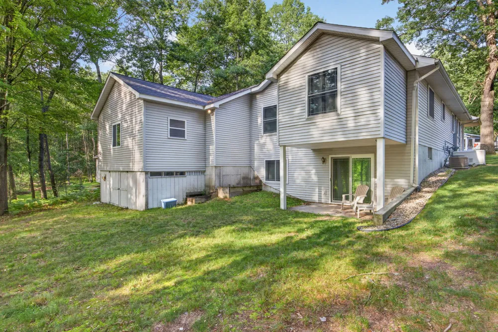 8385 Alberta Street Canadian Lakes, MI 49346