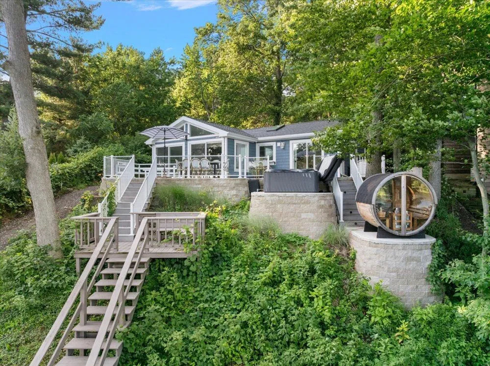 6365 Waters Edge Lane Saugatuck, MI 49453