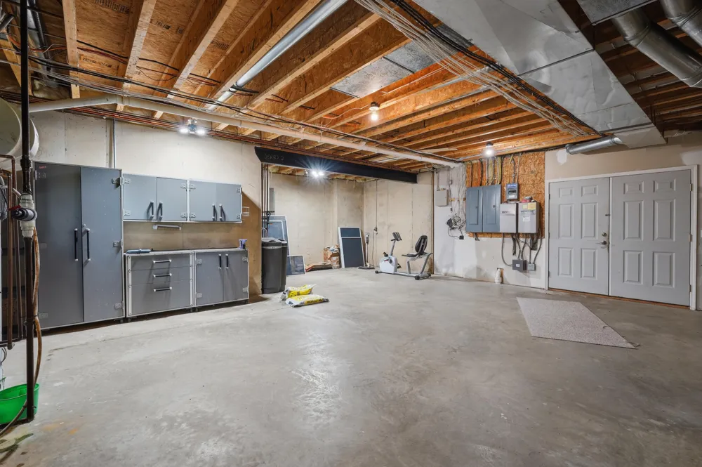 7544 Lake Hollow Court Dexter, MI 48130