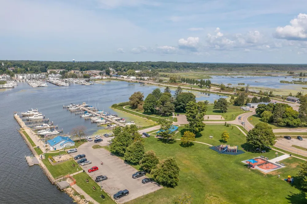 3071 W White Lake Drive Whitehall, MI 49461