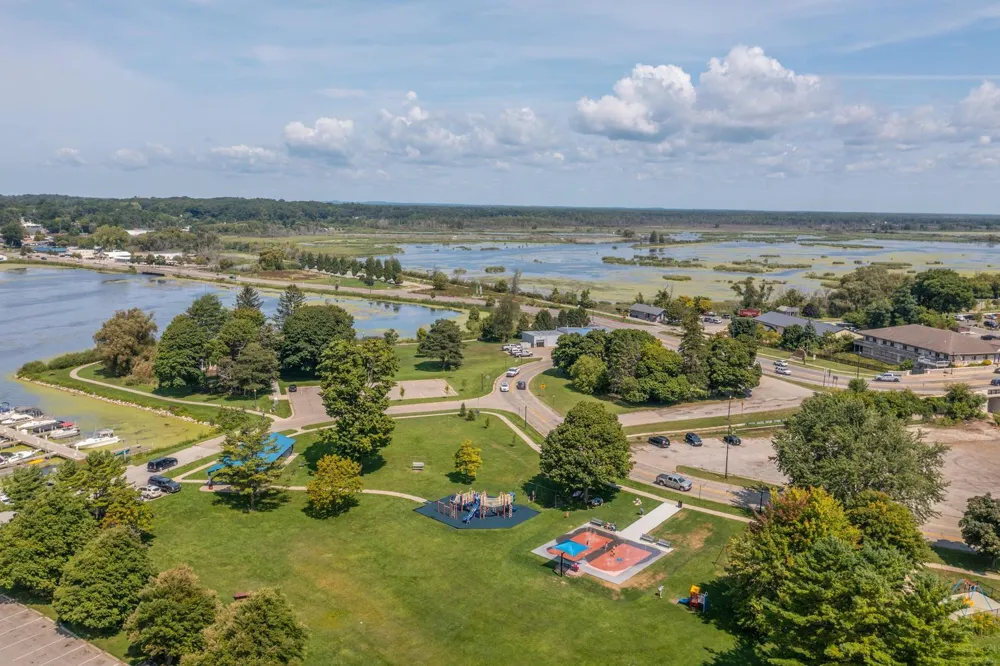 3071 W White Lake Drive Whitehall, MI 49461