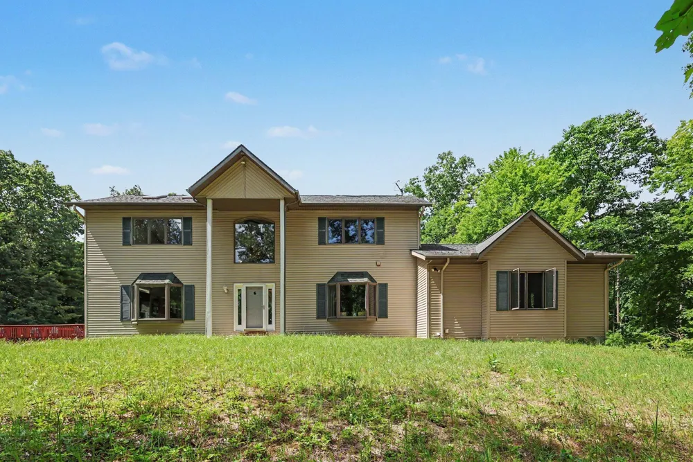 3071 W White Lake Drive Whitehall, MI 49461
