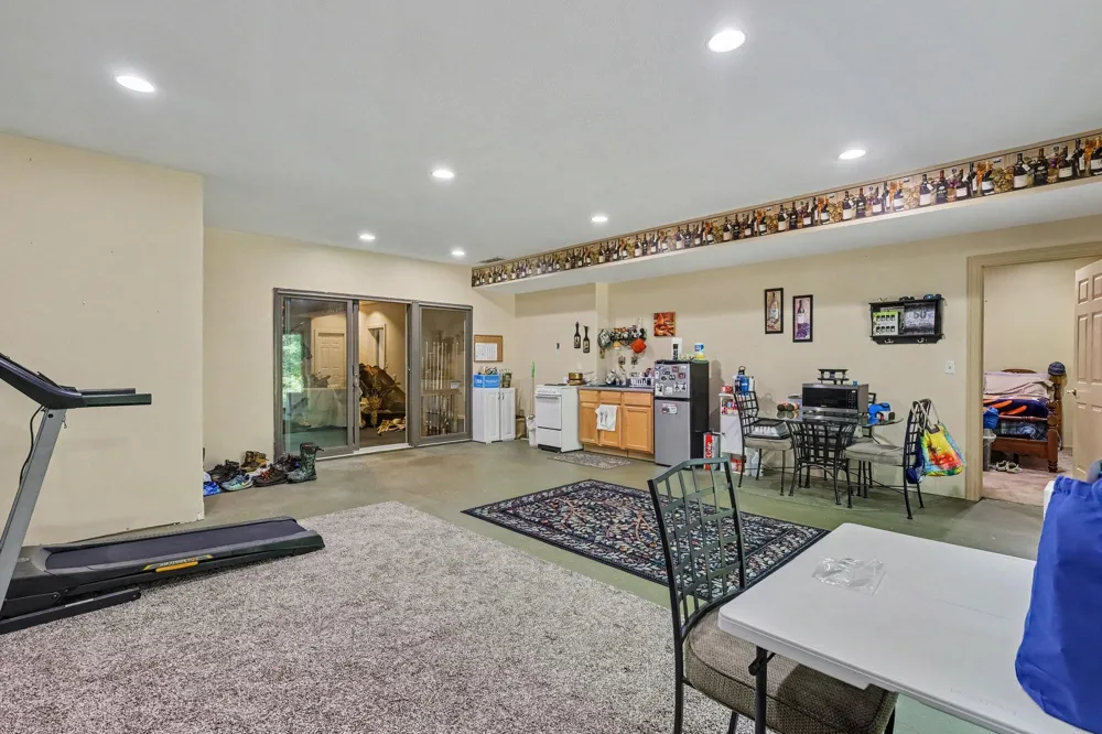 3071 W White Lake Drive Whitehall, MI 49461