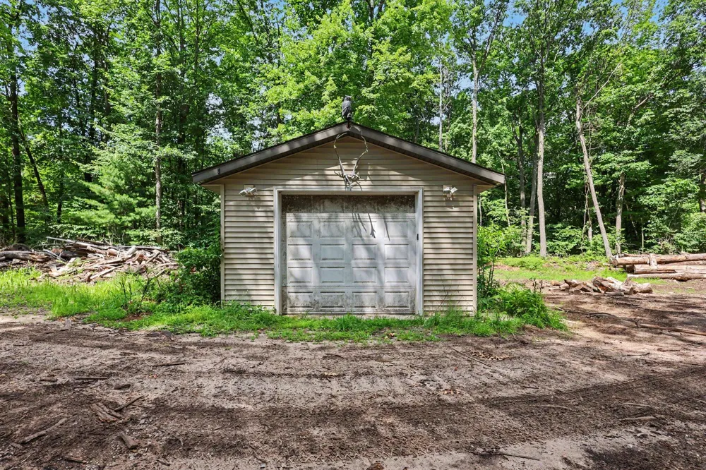 3071 W White Lake Drive Whitehall, MI 49461