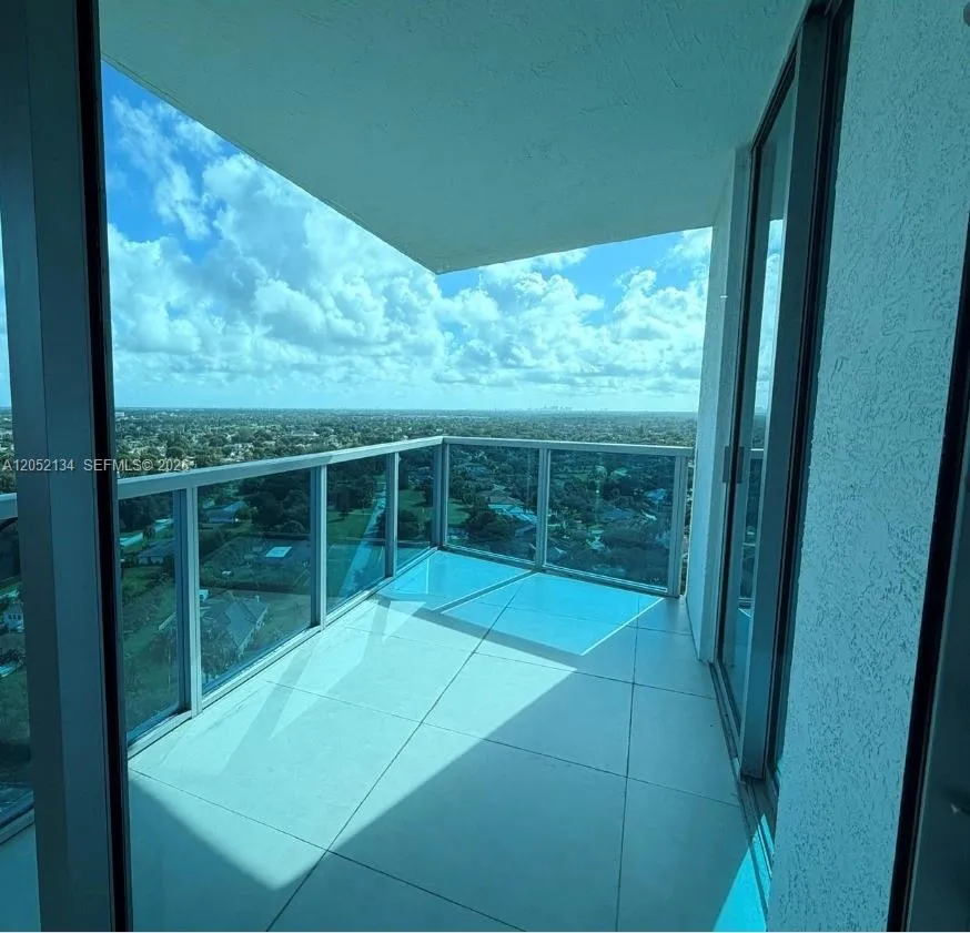 2641 Flamingo Rd #2208N Sunrise, FL 33323