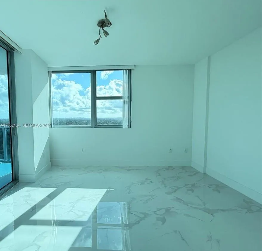 2641 Flamingo Rd #2208N Sunrise, FL 33323