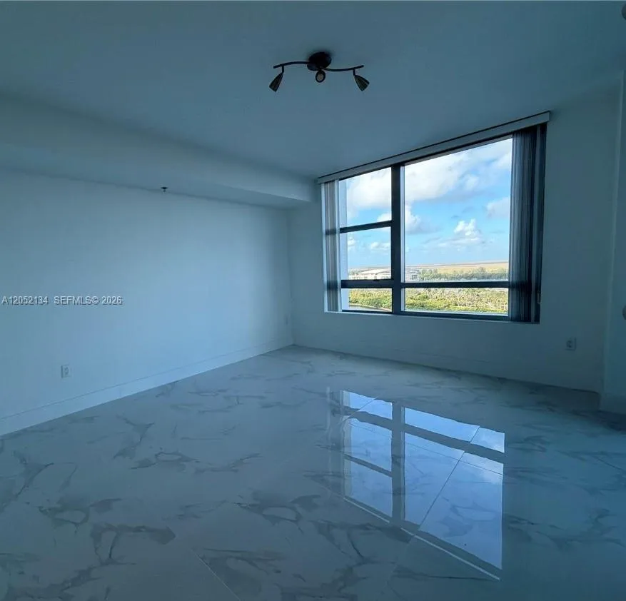 2641 Flamingo Rd #2208N Sunrise, FL 33323