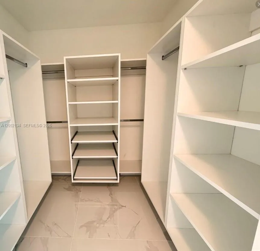 2641 Flamingo Rd #2208N Sunrise, FL 33323