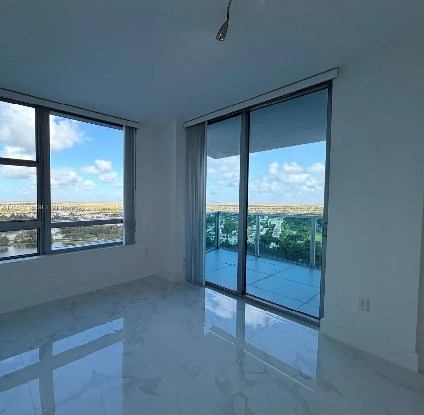 2641 Flamingo Rd #2208N Sunrise, FL 33323