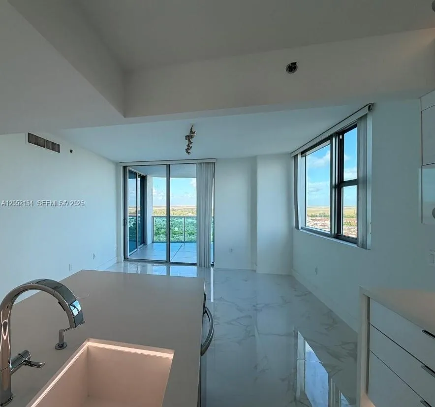 2641 Flamingo Rd #2208N Sunrise, FL 33323