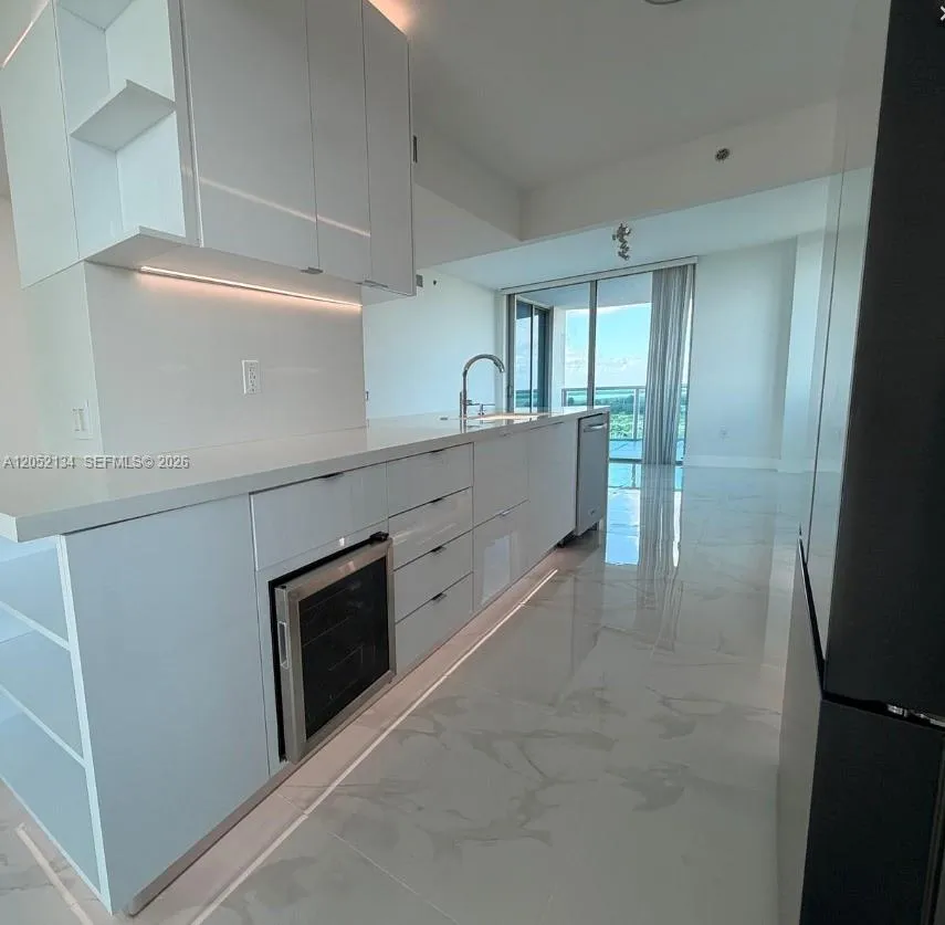 2641 Flamingo Rd #2208N Sunrise, FL 33323