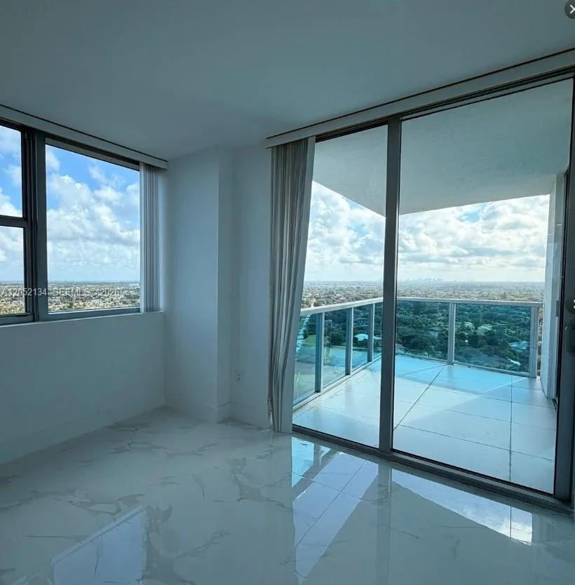 2641 Flamingo Rd #2208N Sunrise, FL 33323