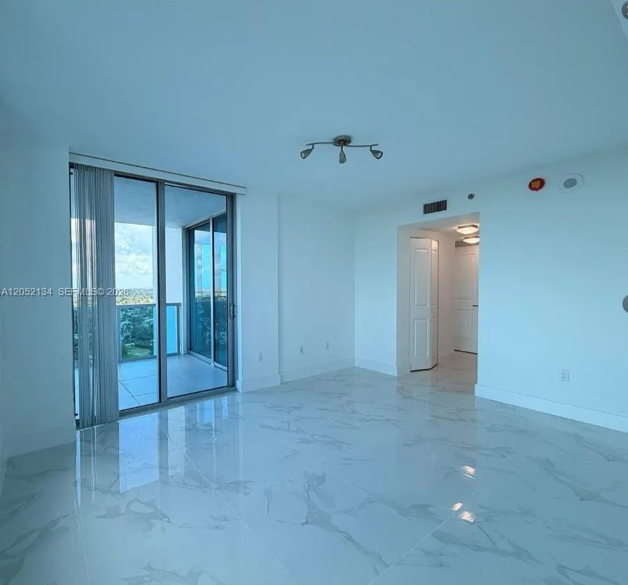 2641 Flamingo Rd #2208N Sunrise, FL 33323