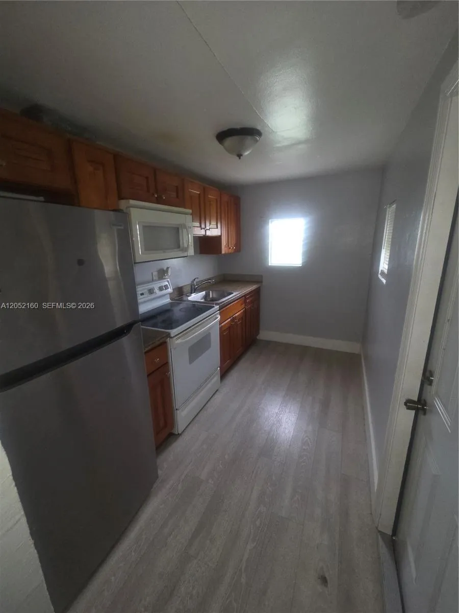 4017 SW 24th St #4 West Park, FL 33023