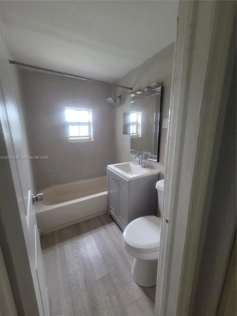 4017 SW 24th St #4 West Park, FL 33023