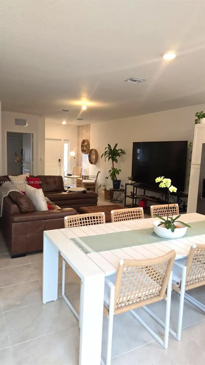 481 NE 12th St Florida City, FL 33034