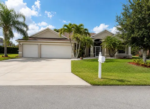 2811 Serenity Circle S