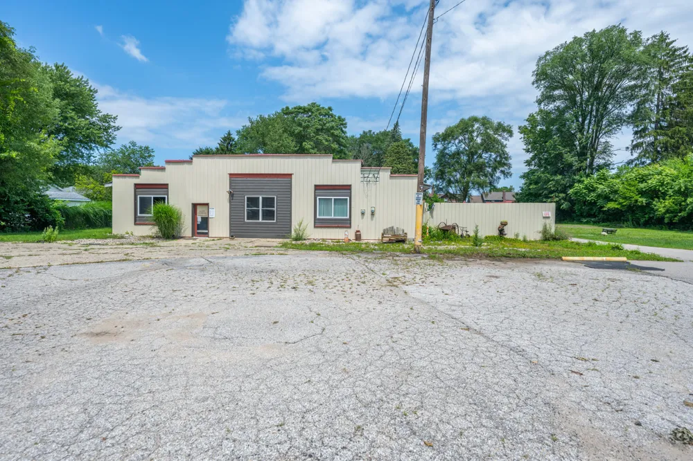 135 W St Joseph Street Coloma, MI 49038