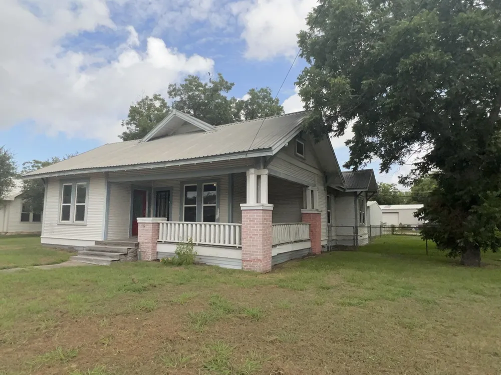 115 Summit Street Schulenburg, TX 78956