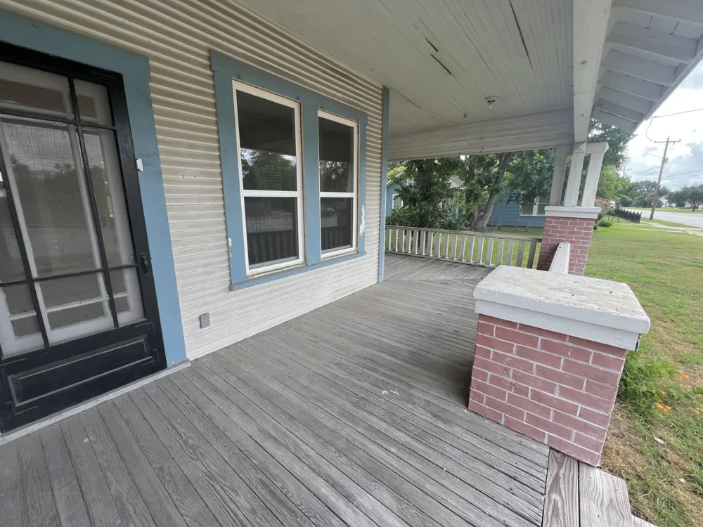 115 Summit Street Schulenburg, TX 78956