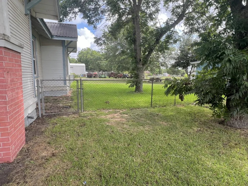 115 Summit Street Schulenburg, TX 78956