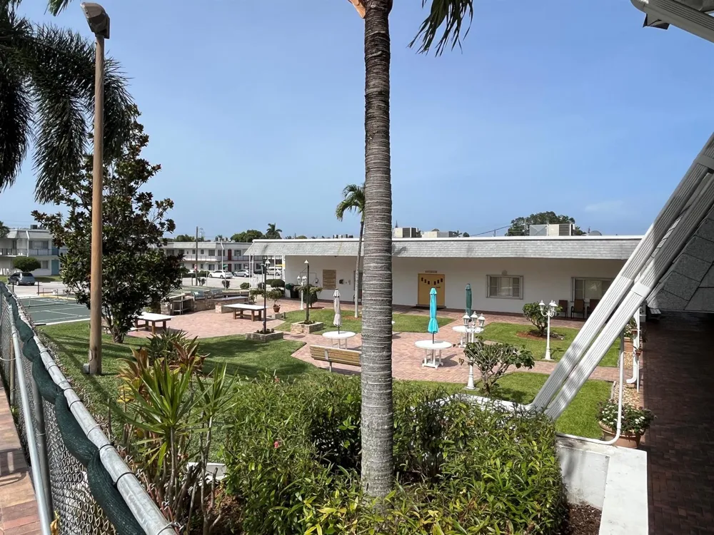 2840 Cynthia Lane #207 