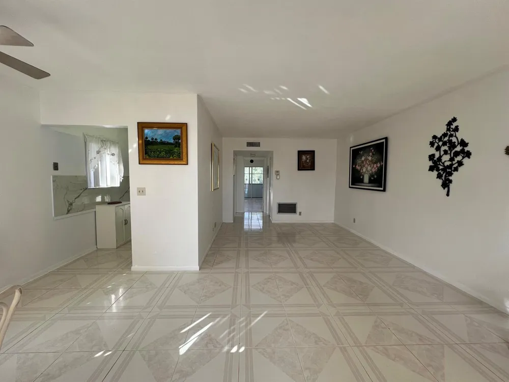2840 Cynthia Lane #207 