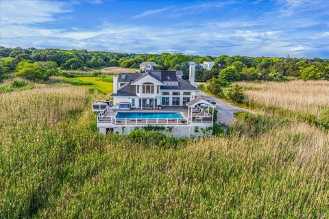 13 Bay Meadow