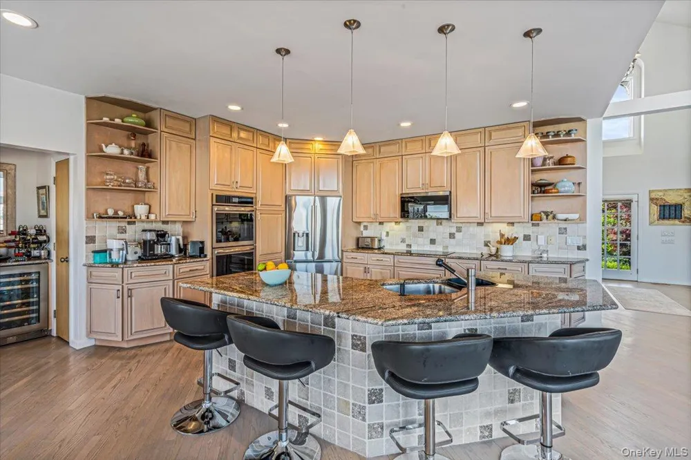 13 Bay Meadow Westhampton, NY 11977