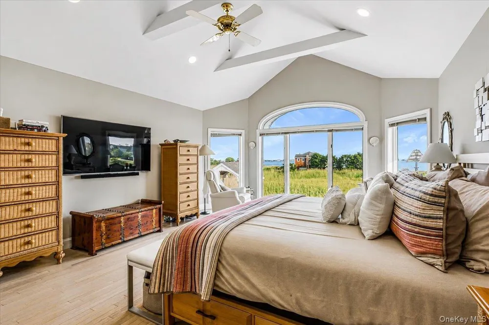 13 Bay Meadow Westhampton, NY 11977