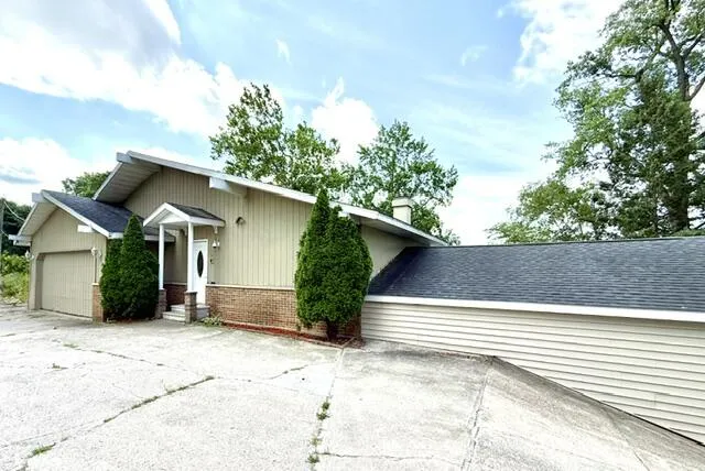 68404 Dailey Road Edwardsburg, MI 49112