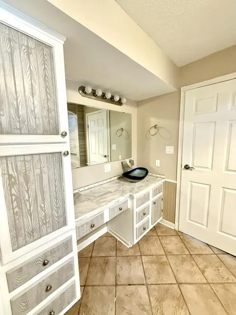 68404 Dailey Road Edwardsburg, MI 49112