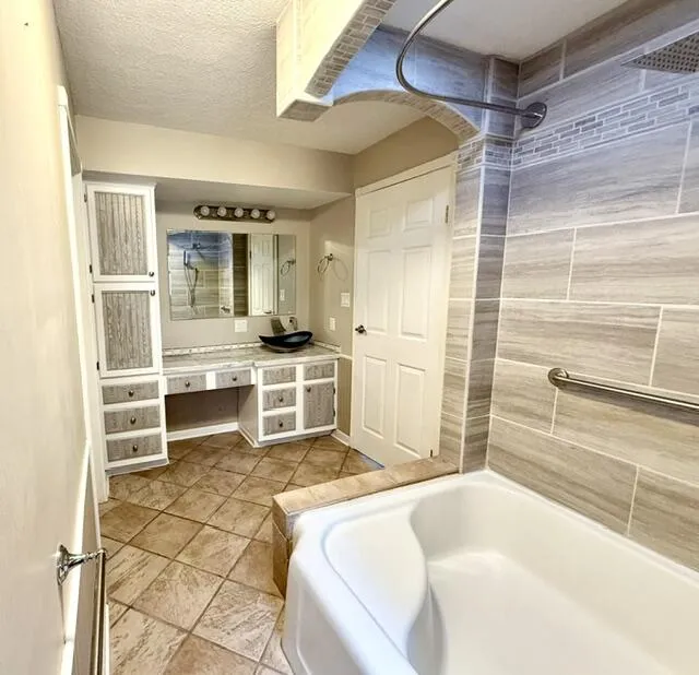 68404 Dailey Road Edwardsburg, MI 49112