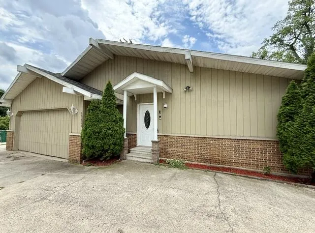 68404 Dailey Road Edwardsburg, MI 49112